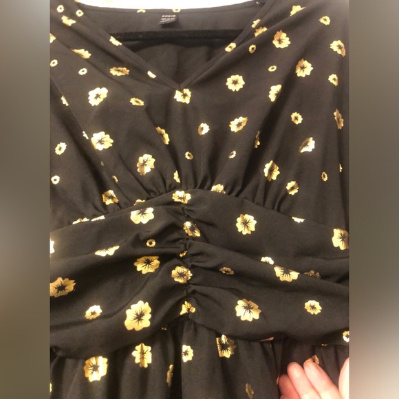 💛PLEASE BUNDLE💛 Shein black, gold flowers, long sleeve dress - sz Large - Picture 8 of 12